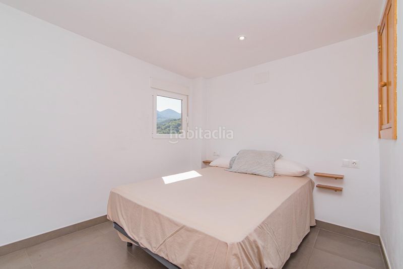 Foto 3c3a9ee3-846e-4391-b19c-2d9fd2188a05. Casa aparellada amb calefacció a Quéntar