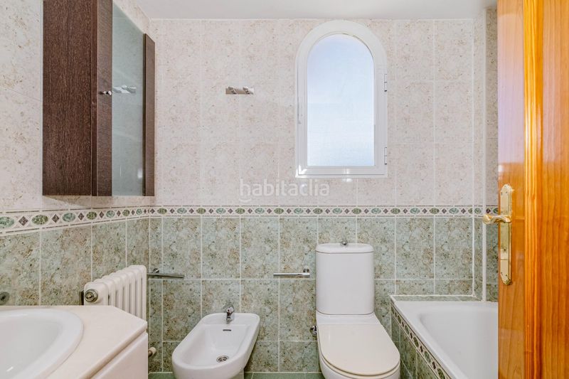 Foto ba0f11e7-f627-43f6-990a-558b4d702000. Casa amb calefacció aparcament a Gójar