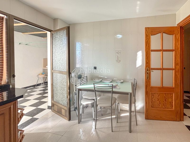 Foto 55e5ae95-c557-40bb-87ef-9ab713de3f06. Casa amb aparcament a Atarfe