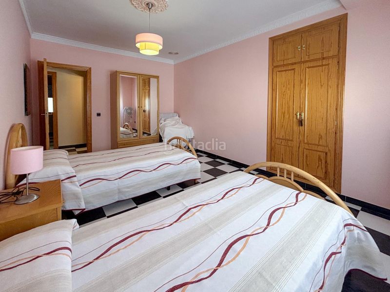 Foto 88d4b221-7e08-43c6-b86d-02847e689608. Casa amb aparcament a Atarfe