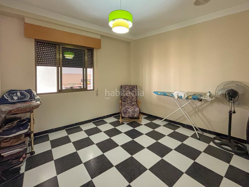 Foto a1c7be72-2ff9-428b-a04d-560a31b6f204. Casa amb aparcament a Atarfe