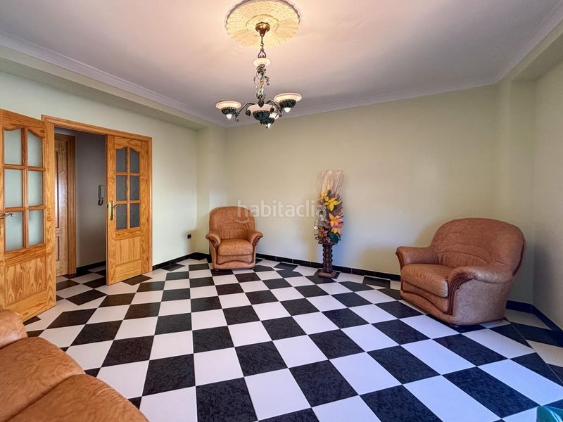Foto a641c871-c851-4108-b165-a8432bcc8f18. Casa amb aparcament a Atarfe