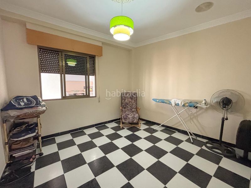 Foto b1f18a52-bd00-49bd-aa29-7d7de51f3c26. Casa amb aparcament a Atarfe