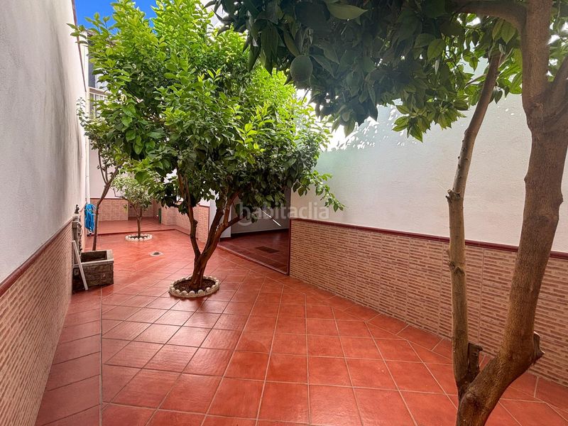 Foto b5f7aacb-726d-48b7-ad64-44b61afaea10. Casa amb aparcament a Atarfe