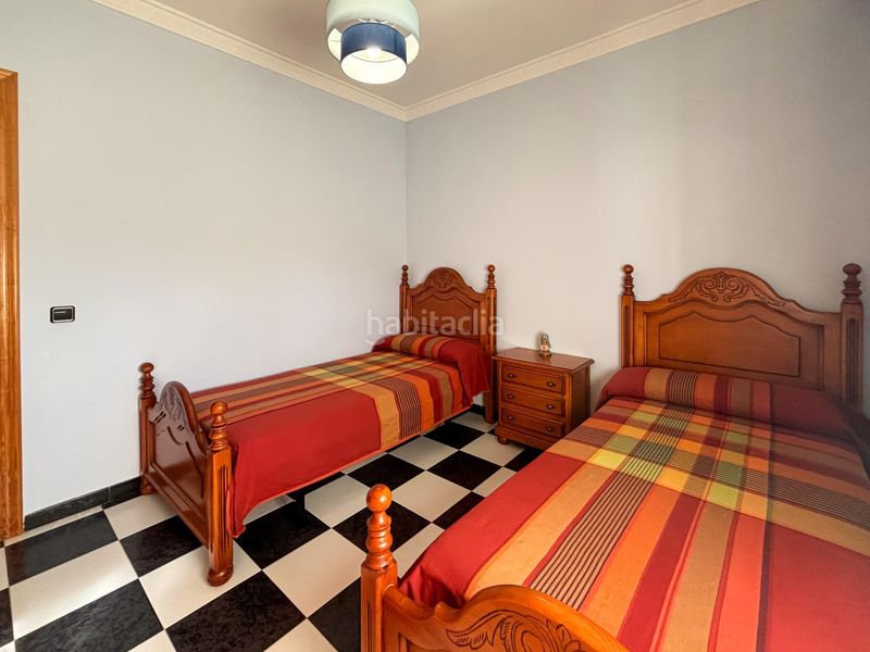 Foto cc7cab67-bcdb-4c5d-84d5-454fa755bbf4. Casa amb aparcament a Atarfe