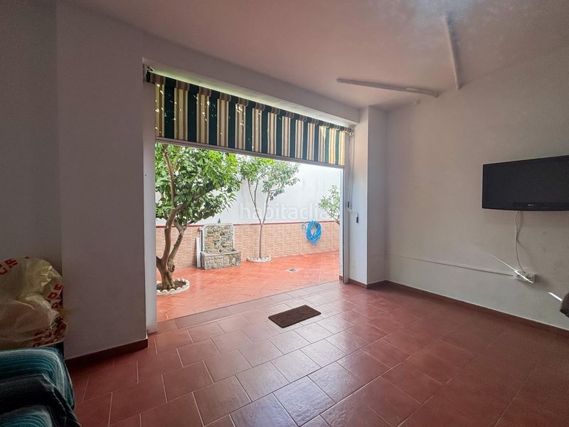 Foto f280f34f-a2f2-4eba-a17e-303ee658b327. Casa amb aparcament a Atarfe