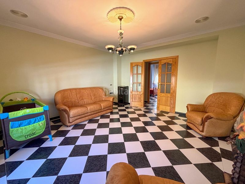 Foto fcf926a2-4786-4720-a03f-a054c9918b32. Casa amb aparcament a Atarfe