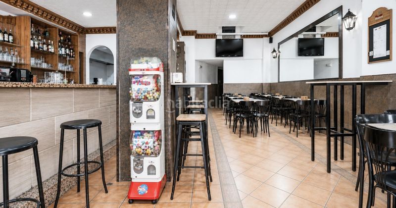 Foto 1f391b3f-8888-4fbb-8414-d63c1282b7be. Local comercial oportunidad única en la zubia, granada en Zubia (La)