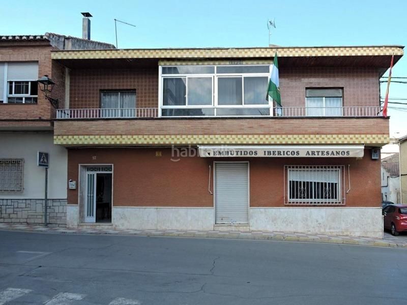Foto 0c9b03fe-1afb-4f28-845a-c71cdd6de772. Casa  independiente en esquina con local comercial y negocio en Churriana de la Vega