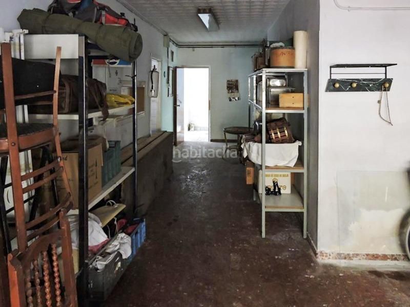 Foto 410eb2e2-b54e-4c80-906a-f997d0acbb4f. Casa  independiente en esquina con local comercial y negocio en Churriana de la Vega