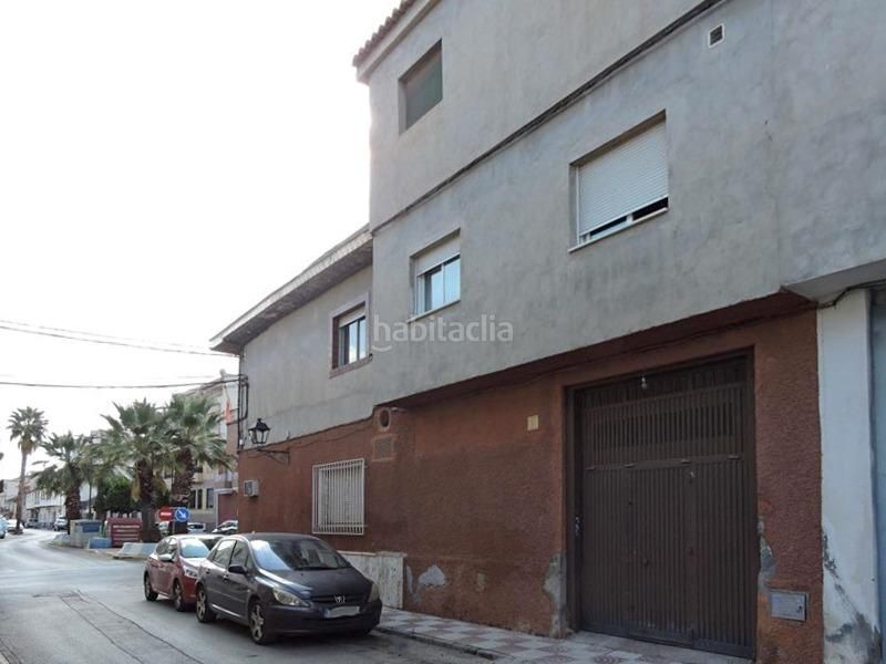 Foto 9d2745ae-5283-4020-93fc-9718763bdb04. Casa  independiente en esquina con local comercial y negocio en Churriana de la Vega