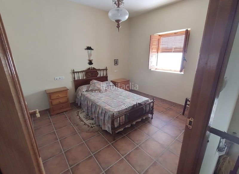 Foto 938264d2-eadc-4f28-9fe3-0f3354f5d127. Casa adossada a Jayena