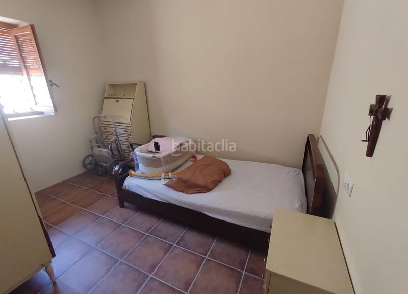 Foto ae0f5cbd-d550-4fc4-9945-2cf69b5bff49. Casa adossada a Jayena