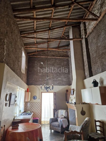Foto b8281fed-aa6a-4e37-8d5e-490e8f9e6e80. Casa adossada a Jayena