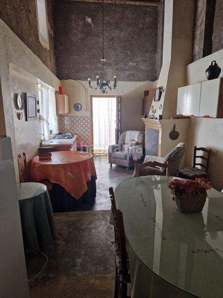 Foto d76597bf-d001-4192-a58d-5849f59359b3. Casa adossada a Jayena