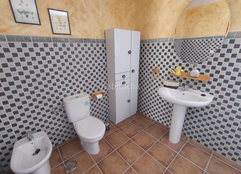 Foto e80ee0f9-4199-4538-a08c-66fbf7ef5239. Casa adossada a Jayena