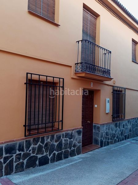 Foto f2657a2f-874e-456d-a8bb-08f5df736d10. Casa adossada a Jayena