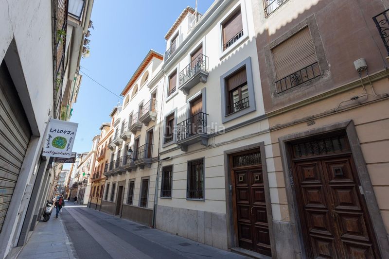 Foto af8c699d-b9a0-476c-a5de-dc4839c728d4. Edificio magnífica inversión!! gran edificio en pleno centro !!! en Granada