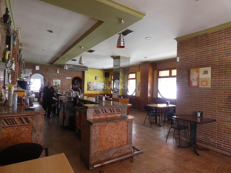 Foto ae41bcc3-498e-4385-8b13-a12f9958dd57. Local comercial a Albolote