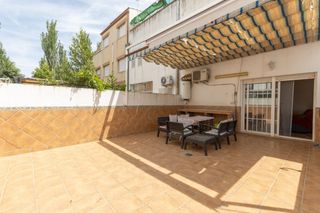 Semi detached house in Calle m.j.larra acceso i 8. Oportunidad en venta de casa adosada de tres dormitorios en mara