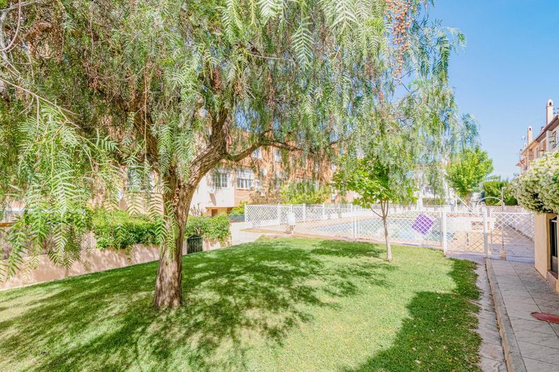 Foto a008e8a4-eb88-493d-88c8-2d7fed131333. Casa adossada amb calefacció aparcament piscina a Ogíjares