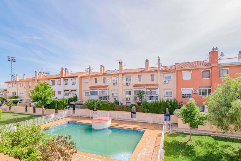 Foto d10573cc-bef4-4546-ad8b-4ffcc125459d. Casa adossada amb calefacció aparcament piscina a Ogíjares