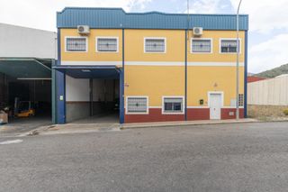 Nau industrial  Poligono industrial fuensanta. Oportunidad de inversión  venta de flota de grúas en pleno funci