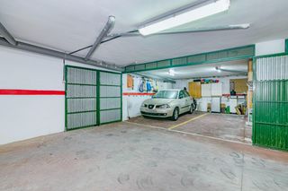 Aparcament cotxe a Calle hoyo de paterna 3. Oportunidad en venta de plazas de garaje en torrenueva costa