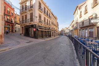 Business premise in Guadix. Amplio local en pleno centro de guadix!!!!!!!!!!!!!!!