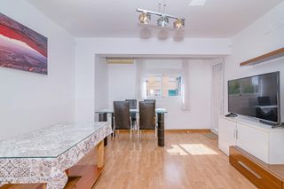 Pis  Paraguay. Piso de tres dormitorios en el zaidin