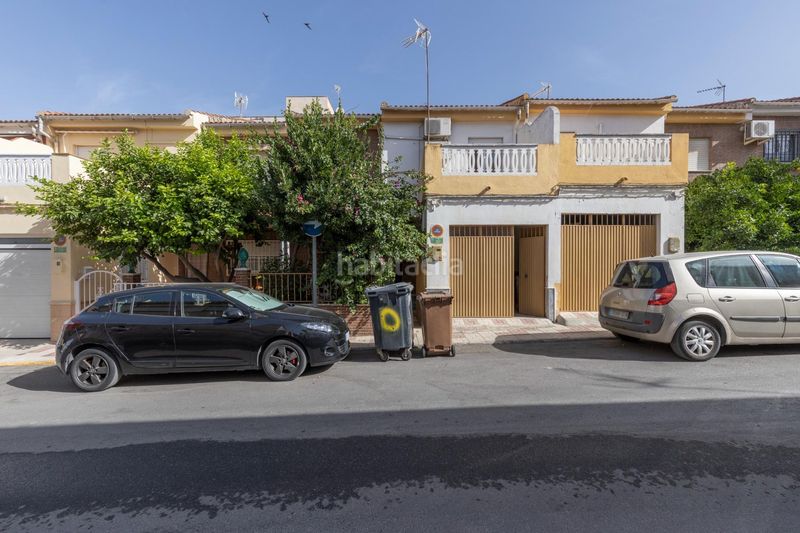 Foto 070922ae-8f82-4cb7-8e24-14aa4c7da177. Casa adossada amb calefacció aparcament a Maracena