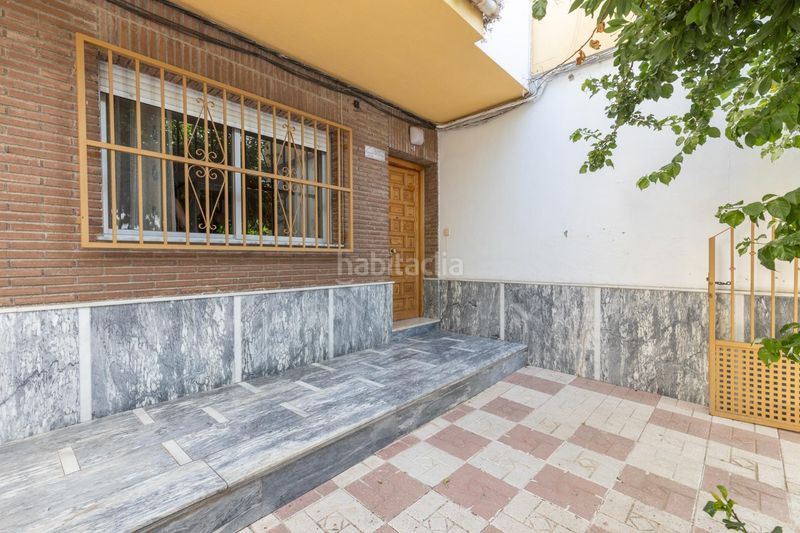 Foto 1a053d3b-ed76-4a83-b69c-f3d7e161b510. Casa adossada amb calefacció aparcament a Maracena
