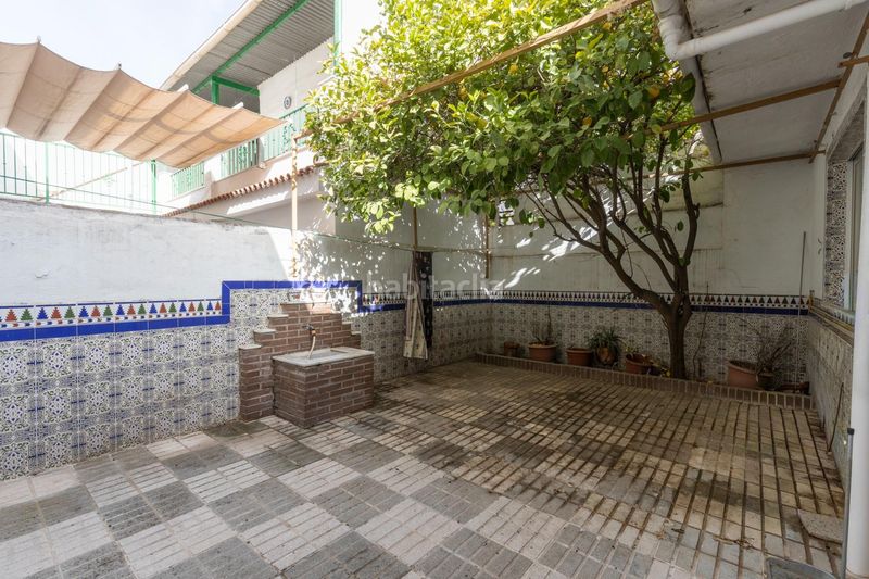 Foto b9ec7c44-cb9f-4b8c-858c-d76671451076. Casa adossada amb calefacció aparcament a Maracena