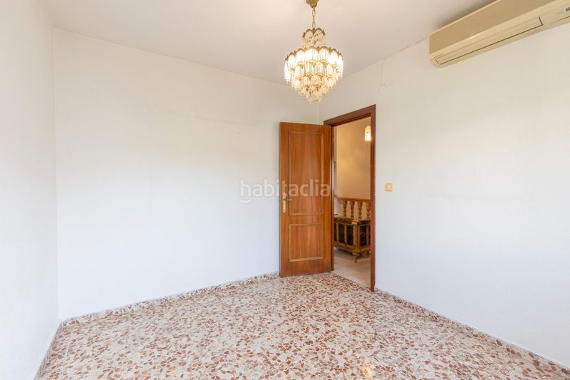 Foto da9c4c23-6706-45a8-a50a-c357b398b4d4. Casa adossada amb calefacció aparcament a Maracena