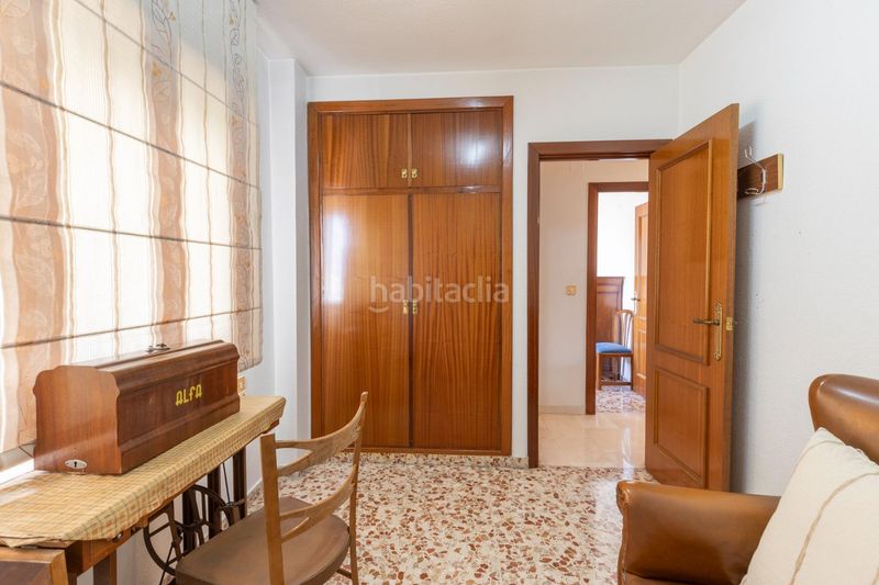 Foto df43f52d-af0a-4207-87a2-8b727c4f57d6. Casa adossada amb calefacció aparcament a Maracena