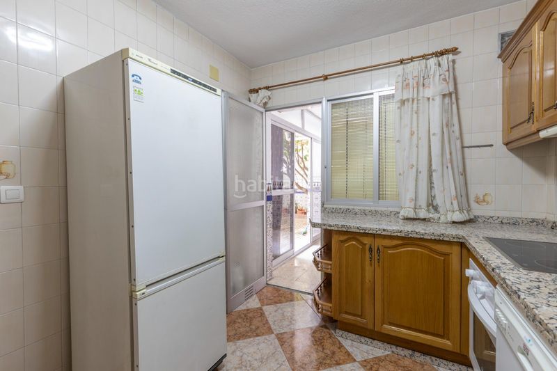 Foto eea65b7d-3531-4bb0-84f7-8792454f08f1. Casa adossada amb calefacció aparcament a Maracena