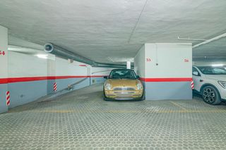 Aparcament cotxe  Calle calle melchor almagro. Oportunidad única en granada tu garaje perfecto!