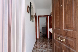 Casa in Huéscar. Casa en una planta con patio y terraza