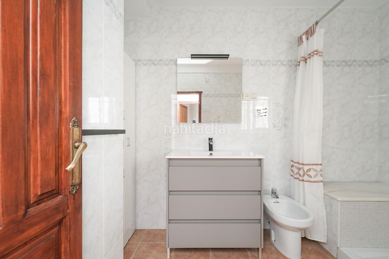 Foto f6e6fd99-c4c1-4042-8c53-7f831916e8db. Casa amb calefacció aparcament a Huéscar