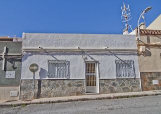 Casa adosada  Calle pío baroja. Encantador adosado en motril con amplia terraza