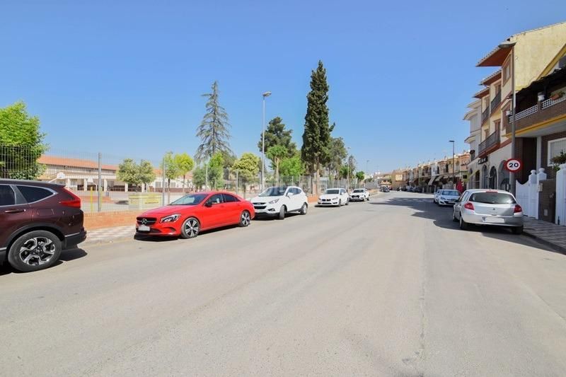 Foto 624b6ef9-0437-4e32-87e4-eff536d09c74. Local comercial a Albolote