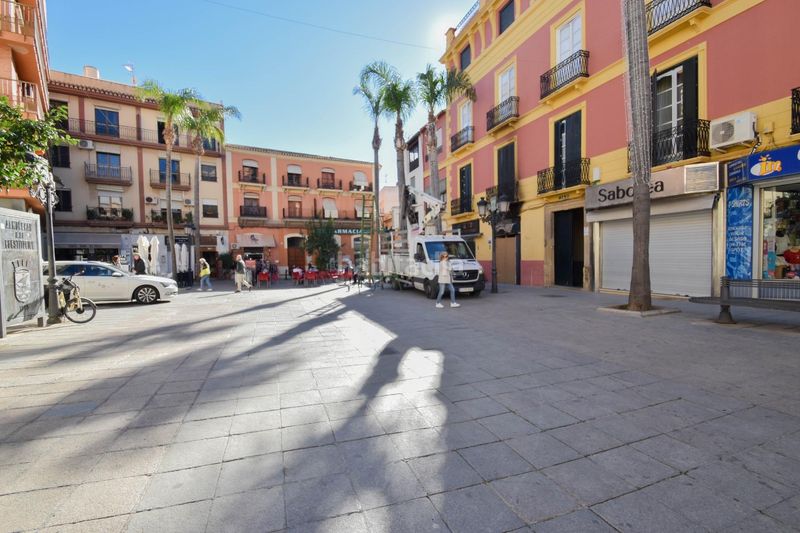 Foto 99e59aa7-65a1-46a5-b60e-f14c25219306. Edifici a Almuñecar centro Almuñécar