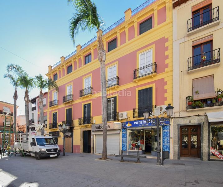 Foto f5fa0acb-3da7-42dd-bab4-a7bc9d3aa1ce. Edifici a Almuñecar centro Almuñécar