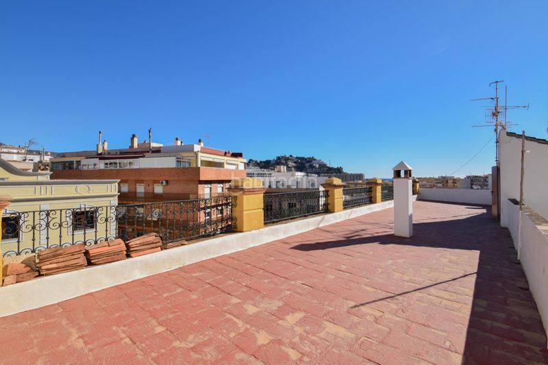 Foto f7738708-e755-431d-9d68-e7ee0dcf44ac. Edifici a Almuñecar centro Almuñécar