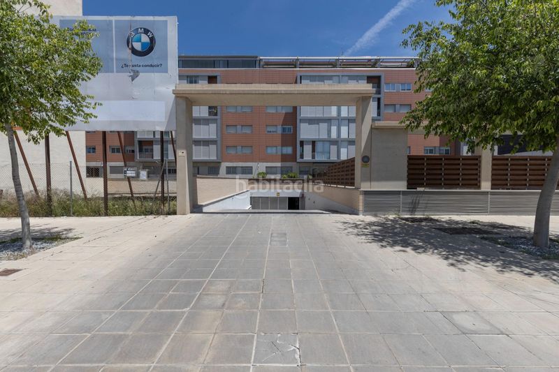 Foto dc53bc82-00ee-40c1-85b8-3c9cc39e7587. Parking voiture dans pasaje de la ciencia 1 dans San Antón Armilla