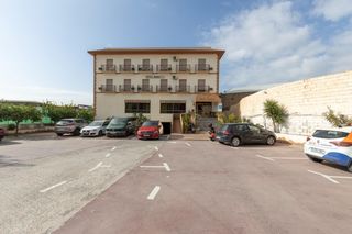 Edificio  Carretera de almeria. Atención emprresaris e inversors!!