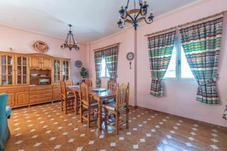Casa aparellada  Calle francisco josé garcía jiménez. Amplio pareado en jun para entrar a vivir