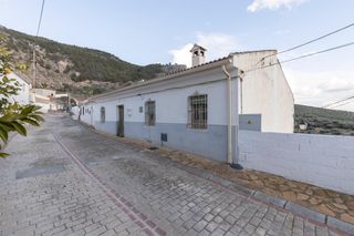 Flat  Plaza yesares alto ag olivares. Se vende piso en primera planta en moclín  olivares, con opción