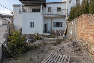 Ground floor  Carretera yesares alto ag olivares. Se vende piso en planta baja en moclín  olivares, con opción a a