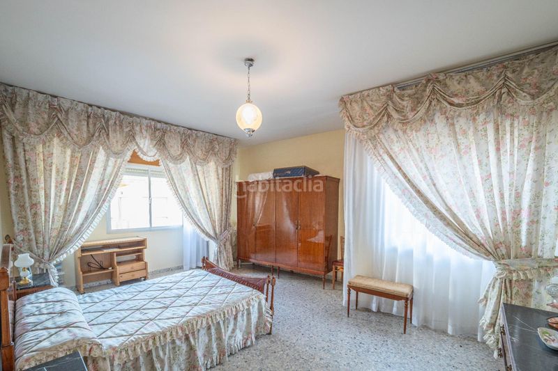 Foto 492641e4-065c-45e5-b224-48a0284dd16b. Piso en calle calle lora tamayo 11-13 tres amplios pisos,local comercial , garajes y gran solar, en en centro de orgiva en Órgiva